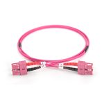 Cable de conexión multimode de fibra óptica Digitus OM4 con conectores SC a SC, SKU DK-2522-02-4, ideal para cableado en centros de datos