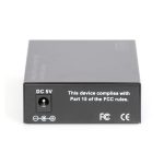 Vista del convertidor de medios Digitus SFP Gigabit multimodo y monomodo, modelo DN-82133. Ideal para conexiones de fibra óptica de alto rendimiento.