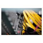 Imagen de la Regleta Digitus con perfil de aluminio, 7 tomas de tierra y enchufe de seguridad. SKU: DN-95403