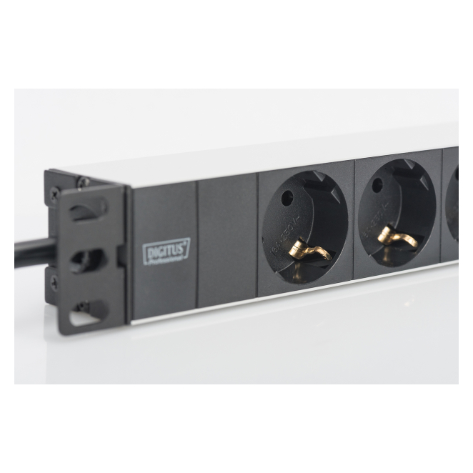 Digitus Regleta de enchufes con perfil de aluminio, toma de alimentación con 3 tomas de tierra, enchufe de seguridad con cable de 2 m 3 Digitus Regleta de enchufes en oficina