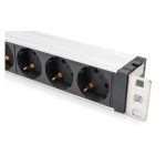 Vista frontal de la Regleta de enchufes Digitus con perfil de aluminio, protección contra sobrecarga y filtro de red integrado, modelo DN-95432