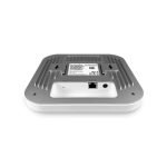 Punto de acceso inalámbrico EnGenius ECW230 en color blanco con una velocidad de 2400 Mbit/s, modelo ECW230, con soporte para Energía sobre Ethernet (PoE)