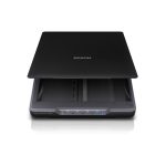 Vista frontal del escáner de cama plana negro Epson Perfection V39II con resolución de 4800 x 4800 DPI y capacidad para tamaño A4. SKU: B11B268401