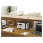 Impresora Epson EcoTank M2120 con tecnología de inyección de tinta, resolución de 1440 x 720 DPI, 32 ppm y conectividad Wi-Fi. SKU C11CJ18402.