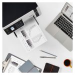 Impresora Epson EcoTank M2120 con tecnología de inyección de tinta, resolución de 1440 x 720 DPI, 32 ppm y conectividad Wi-Fi. SKU C11CJ18402.