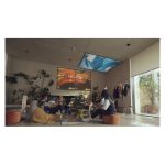 Proyector Epson EF-12 con tecnología láser, resolución Full HD, portabilidad y altavoces incorporados. SKU: V11HA14040