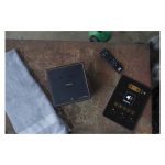 Proyector Epson EF-12 con tecnología láser, resolución Full HD, portabilidad y altavoces incorporados. SKU: V11HA14040