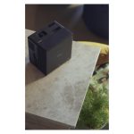 Proyector Epson EF-12 con tecnología láser, resolución Full HD, portabilidad y altavoces incorporados. SKU: V11HA14040