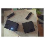 Proyector Epson EF-12 con tecnología láser, resolución Full HD, portabilidad y altavoces incorporados. SKU: V11HA14040