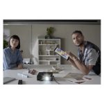 Proyector Epson EF-11 compacto con tecnología láser, alta resolución y SKU V11HA23040