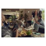 Proyector Epson EF-11 compacto con tecnología láser, alta resolución y SKU V11HA23040