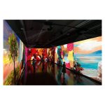 Proyector Epson EB-PQ2010B con resolución UHD 4K (3840x2160), tecnología 3LCD y luminosidad de 10000 lúmenes ANSI. SKU: V11HB02880