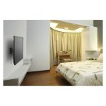 Soporte de pared inclinable para televisores curvos de 60 a 100 pulgadas de la marca Equip, SKU 650322