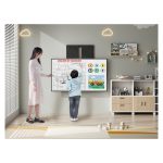 El soporte de pared Equip 650346 para televisores interactivos de 60 a 100 pulgadas, proporcionando estabilidad y funcionalidad avanzada.