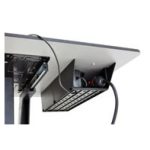 Vista frontal del carro multimedia Ergotron TeachWell en color grafito. Incluye espacio de trabajo digital para facilitar la movilidad y organización, SKU 24-220-055.