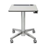 Imagen del Ergotron LearnFit, una mesa ajustable ideal para monitores, con altura regulable, SKU 24-547-003