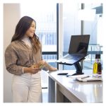 Soporte Ergotron Neo-Flex para ordenador portátil color negro, ajustable en altura, SKU 33-334-085