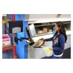 Ergotron 200 Series Combo Arm de 61 cm (24 pulgadas), montura de pared en color negro, SKU 45-230-200