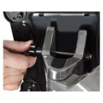 Soporte de pared de aluminio Ergotron Interactive Arm HD para monitores de 55 pulgadas, SKU 45-296-026. Ideal para ajustes ergonómicos y movimiento interactivo.