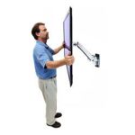 Soporte de pared de aluminio Ergotron Interactive Arm HD para monitores de 55 pulgadas, SKU 45-296-026. Ideal para ajustes ergonómicos y movimiento interactivo.