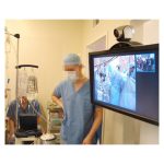 Soporte de pared de aluminio Ergotron Interactive Arm HD para monitores de 55 pulgadas, SKU 45-296-026. Ideal para ajustes ergonómicos y movimiento interactivo.