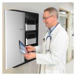 Montura para monitores Ergotron Zip12, de pared, negra y metálica, SKU DM12-1006-2