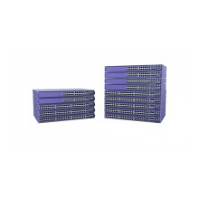 Vista frontal del Extreme Networks 5420F-24S-4XE Gigabit Ethernet switch con capacidad 10/100/1000 y múltiples puertos para redes cableadas