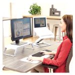 Soporte para monitor Fellowes de escritorio en color blanco, ideal para mejorar la postura ergonómica. SKU: 8064201