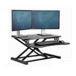 Monitor Fellowes modelo Corsivo en acabado negro, soporta hasta 17 kg. SKU: 8091001