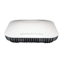 Vista del Fortinet FortiAP 431F con velocidad de 2402 Mbps, en colores gris y blanco, compatible con Energía sobre Ethernet (PoE), SKU FAP-431F-E