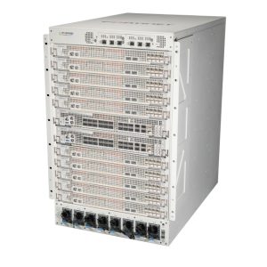Imagen del firewall FortiGate 7121F-DC, incluyendo FortiCare Premium y FortiGuard UTP por 12 meses, SKU FG-7121F-DC-BDL-950-12