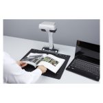 Ricoh ScanSnap SV600, escáner de captura aérea con resolución de 285 x 218 DPI, tamaño A3, en colores negro y blanco. SKU: PA03641-B301