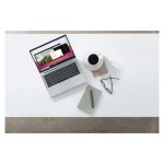 Vista frontal del portátil HP EliteBook 835 G7 con AMD Ryzen 5 PRO 4650U, pantalla Full HD de 13.3 pulgadas, 8 GB de RAM y 256 GB SSD. SKU: 204D7EA.