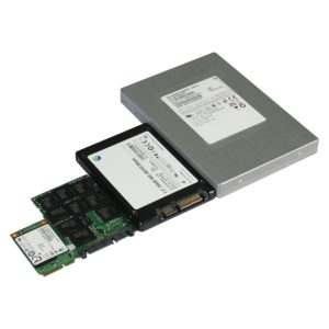 Imagen de la unidad de estado sólido HP de 128 GB M.2 Serial ATA III TLC con SKU 2JB95AA#AC3, ideal para mejorar el rendimiento de almacenamiento