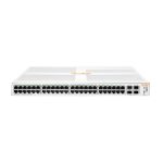 Vista frontal del HPE Aruba Instant On 1930, un switch gestionado L2+ con puertos Gigabit Ethernet (10/100/1000) y tamaño 1U en color blanco. SKU: JL685A#ABB