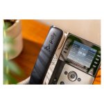Teléfono IP Poly Edge E320 con soporte para PoE y SKU 82M88AA en la categoría de equipos de telefonía