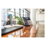 Teléfono IP Poly Edge E550 con capacidad PoE, SKU 82M91AA