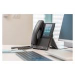 Poly Teléfono multimedia empresarial CCX 500 compatible con Microsoft Teams, modelo con alimentación PoE. SKU 82Z76AA