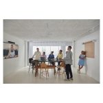 Controlador táctil Poly TC10 en color negro para equipos de videoconferencia, SKU 875K5AA