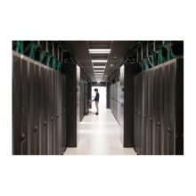 HPE Aruba Antena Direccional de Panel Tri-Band 4x4 con conector RP-SMA, SKU S1F83A. Ideal para redes inalámbricas de ganancia media.