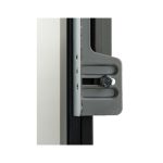 Accesorio para soporte de monitor iiyama OMK2-1, ideal para optimizar el espacio y mejorar la ergonomía en tu estación de trabajo. Modelo OMK2-1