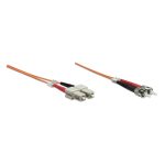 Cable de fibra óptica Intellinet de 1 metro con conectores ST/SC en color naranja, ideal para InfiniBand y centros de datos. SKU 515788