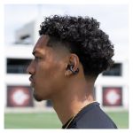 JLab Flex, auriculares inalámbricos deportivos negros, con clip de oreja y Bluetooth. SKU: IEUEBFLEXRBLK124