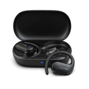 Auriculares True Wireless Stereo JLab Open Sport en color negro, adecuados para llamadas, música, deporte y uso diario. SKU: IEUEBJBOPSPRTRBLK82