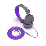 Auriculares y casco JLab IEUHJKSTUDIORGRYPRP6 con diadema alámbrica para escuchar música en colores azul, grafito y púrpura.