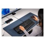 Teclado Kensington KB100 EQ para hogar u oficina, conexión USB, diseño QWERTY en español, color negro, SKU K63727ES