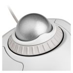 Kensington Trackball Orbit con anillo de desplazamiento en color blanco, modelo K72500WW. Ideal para precisión y comodidad.