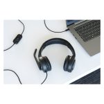 Kensington Auriculares supraaurales USB-C H1000, cómodos y con micrófono integrado. SKU K83450WW.