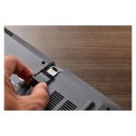 Unidad flash USB Kingston Technology DataTraveler con 256GB de almacenamiento, velocidad de transferencia de 200MB/s y diseño metálico. SKU: DTMC3G2/256GB