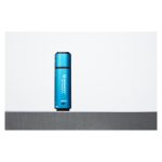 Imagen del Kingston IronKey Vault Privacy 50 con almacenamiento de 256GB, característica AES-256 y certificación FIPS 197, SKU IKVP50/256GB